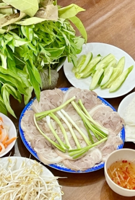 Bánh tráng cuốn thịt luộc
