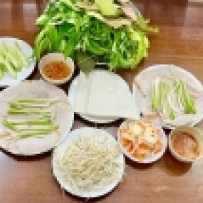 Bánh Tráng Cuốn Thịt Luộc - Thịt Đùi 