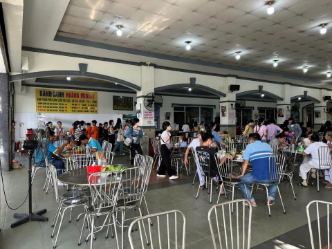 Không Gian Quán Tại Bánh Canh Hoàng Minh II