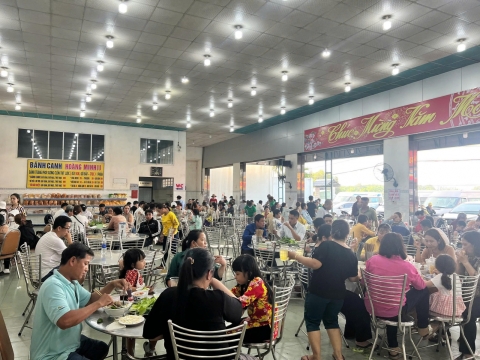 Không Gian Quán Tại Bánh Canh Hoàng Minh II