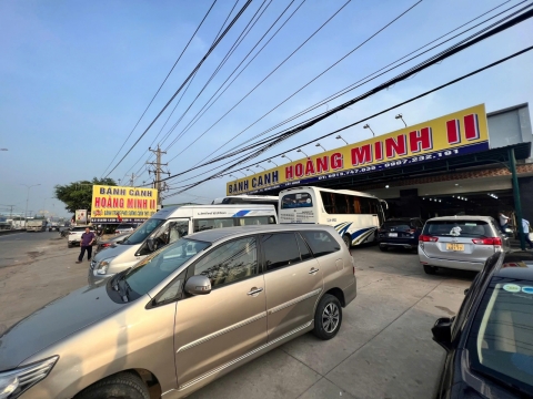 Không Gian Quán Tại Bánh Canh Hoàng Minh II