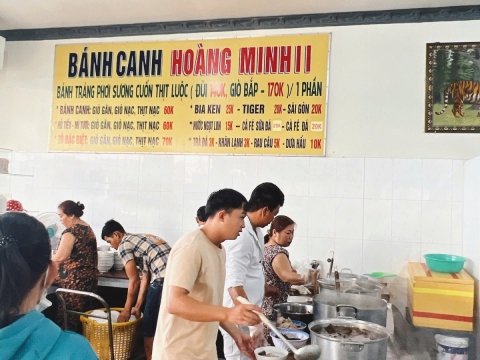 Không Gian Quán Tại Bánh Canh Hoàng Minh II